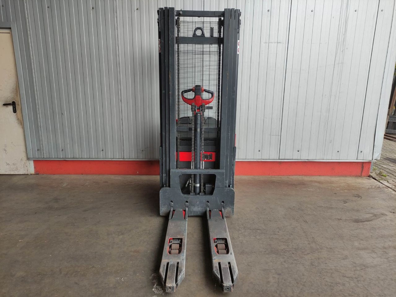 Linde L14 APi - Stacker: picture 3 Linde L14 APi - Stacker: picture 3
