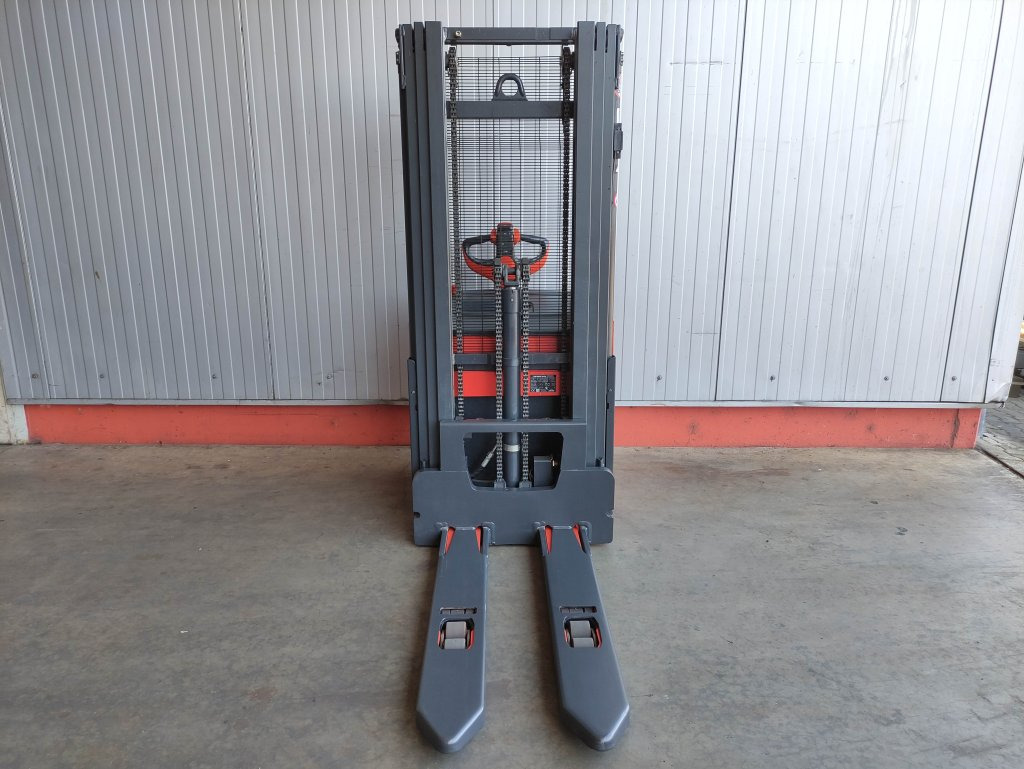 Linde L16i-1173 - Stacker: picture 3 Linde L16i-1173 - Stacker: picture 3