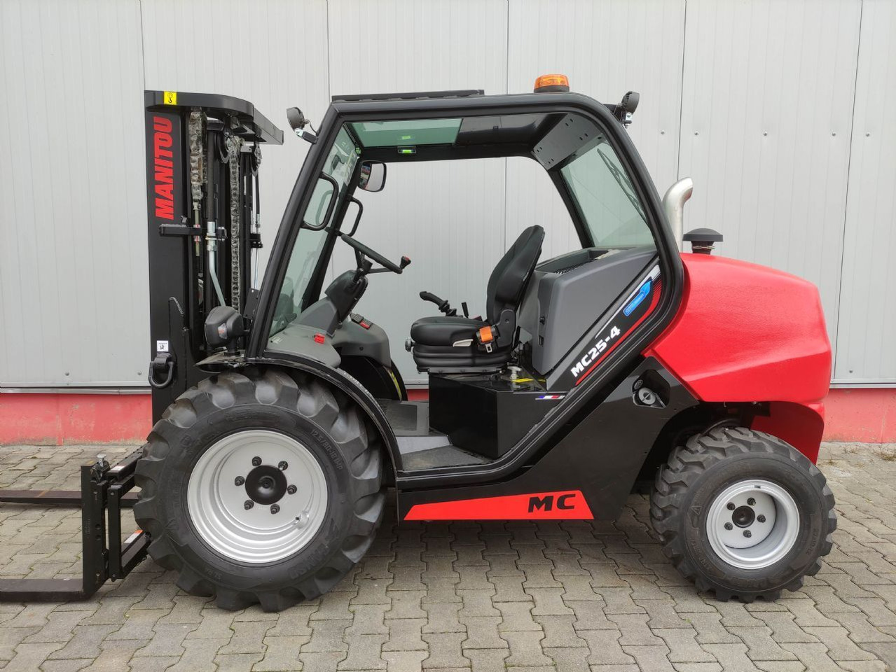 Manitou MC25-4 DK ST5 S1 (NEU) - Rough terrain forklift: picture 1 Manitou MC25-4 DK ST5 S1 (NEU) - Rough terrain forklift: picture 1
