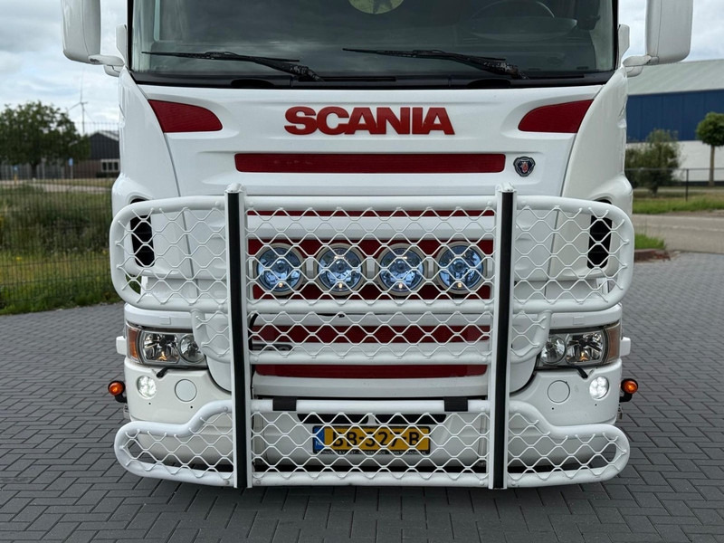 Scania R 560 SHOW TRUCK, RETARDER, LEATHER, I-PARK, TOP. - Tractor unit: picture 4 Scania R 560 SHOW TRUCK, RETARDER, LEATHER, I-PARK, TOP. - Tractor unit: picture 4