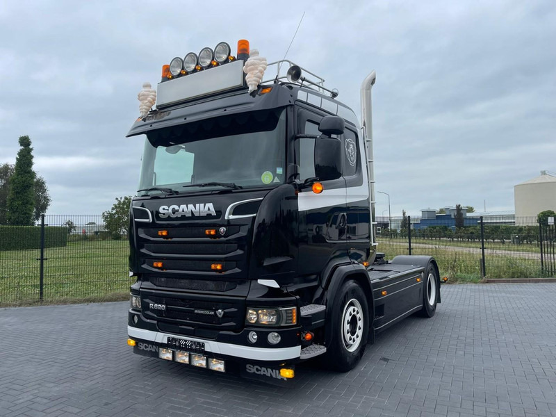 Scania R520 SHOW TRUCK, RETARDER, LEATHER SEATS, MANUEL! - Tractor unit: picture 2 Scania R520 SHOW TRUCK, RETARDER, LEATHER SEATS, MANUEL! - Tractor unit: picture 2