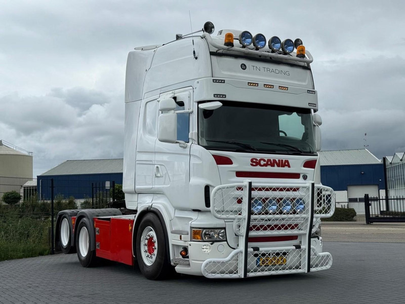 Scania R560 V8 SHOW TRUCK, RETARDER, LEATHER, I-PARK, TOP. - Tractor unit: picture 1 Scania R560 V8 SHOW TRUCK, RETARDER, LEATHER, I-PARK, TOP. - Tractor unit: picture 1