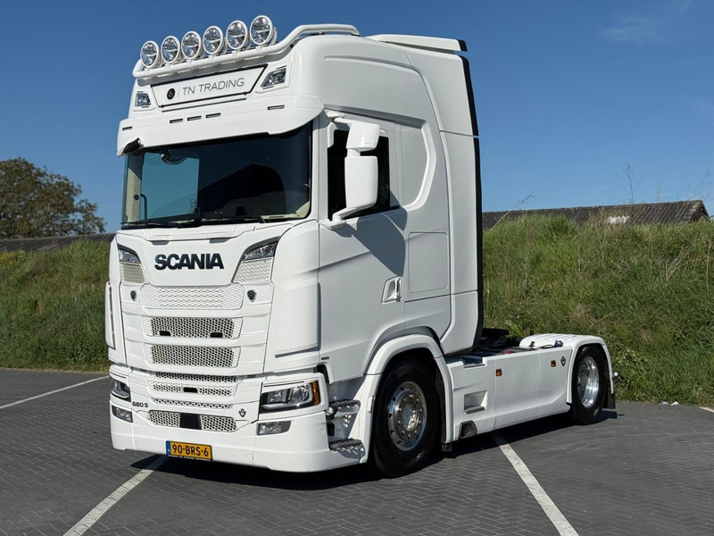 Scania S660 FULL AIR, RETARDER, LEATHER, ALCOA, 2X TANK. - Tractor unit: picture 1 Scania S660 FULL AIR, RETARDER, LEATHER, ALCOA, 2X TANK. - Tractor unit: picture 1