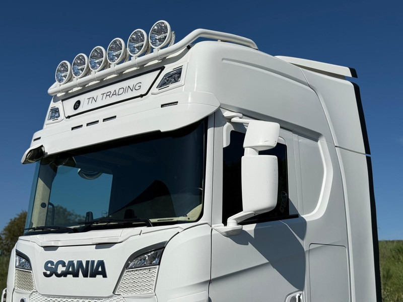 Scania S660 FULL AIR, RETARDER, LEATHER, ALCOA, 2X TANK. - Tractor unit: picture 5 Scania S660 FULL AIR, RETARDER, LEATHER, ALCOA, 2X TANK. - Tractor unit: picture 5