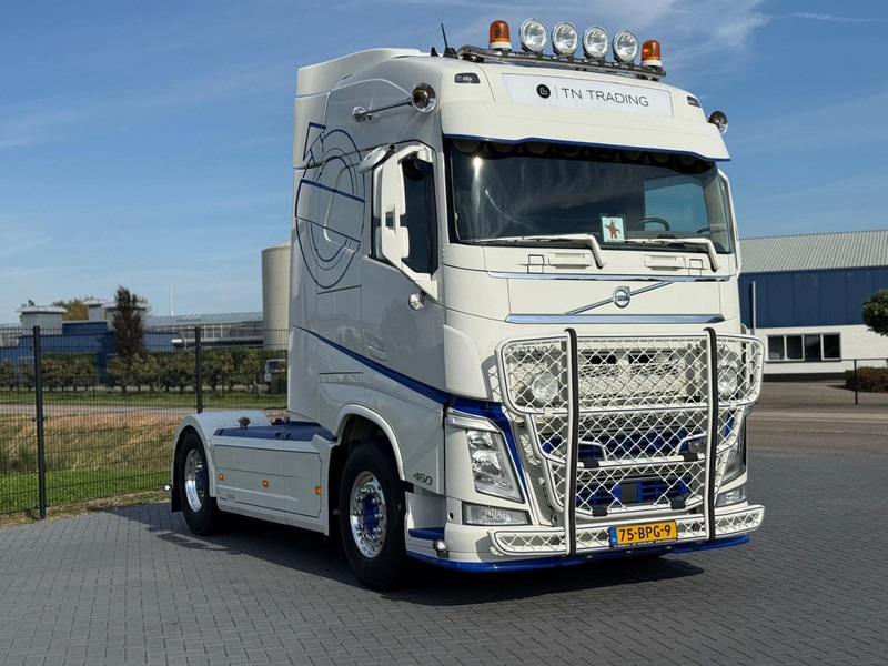 Volvo FH 13.460 SHOWSTAAT, HYDRAULIEK, COMPRESSOR, ADR, I-PARK COOL, INTERIEUR. - Tractor unit: picture 1 Volvo FH 13.460 SHOWSTAAT, HYDRAULIEK, COMPRESSOR, ADR, I-PARK COOL, INTERIEUR. - Tractor unit: picture 1