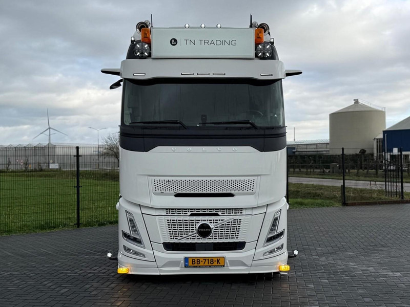 Volvo FH 13.460XL NEW, FULL AIR, ALCOA, HYDRAULIC, XL, SHOW, FULL. - Tractor unit: picture 3 Volvo FH 13.460XL NEW, FULL AIR, ALCOA, HYDRAULIC, XL, SHOW, FULL. - Tractor unit: picture 3