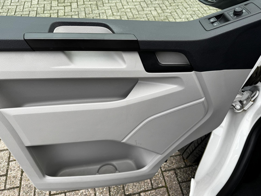 Volkswagen Transporter Kombi-T6 2.0 TDI 9 persoons Cruise control Airco Verwarmbare buitenspiegels - Other machinery: picture 5 Volkswagen Transporter Kombi-T6 2.0 TDI 9 persoons Cruise control Airco Verwarmbare buitenspiegels - Other machinery: picture 5