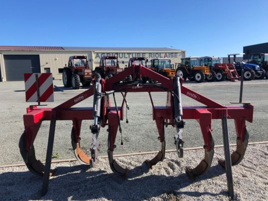 Goizin COMBILAB 800 DECOMPACTEUR - Subsoiler: picture 1 Goizin COMBILAB 800 DECOMPACTEUR - Subsoiler: picture 1