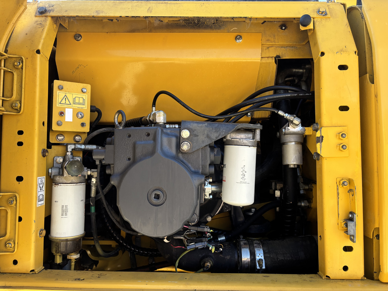 Crawler excavator KOMATSU PC210-8: picture 9