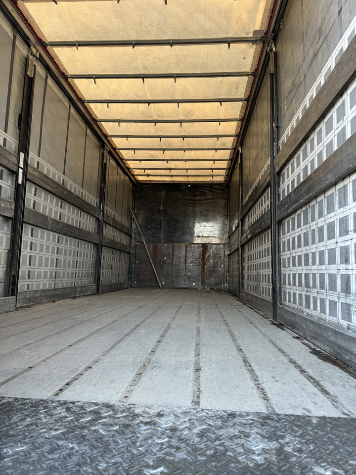 DAF Cf 330 - Curtainsider truck: picture 5 DAF Cf 330 - Curtainsider truck: picture 5
