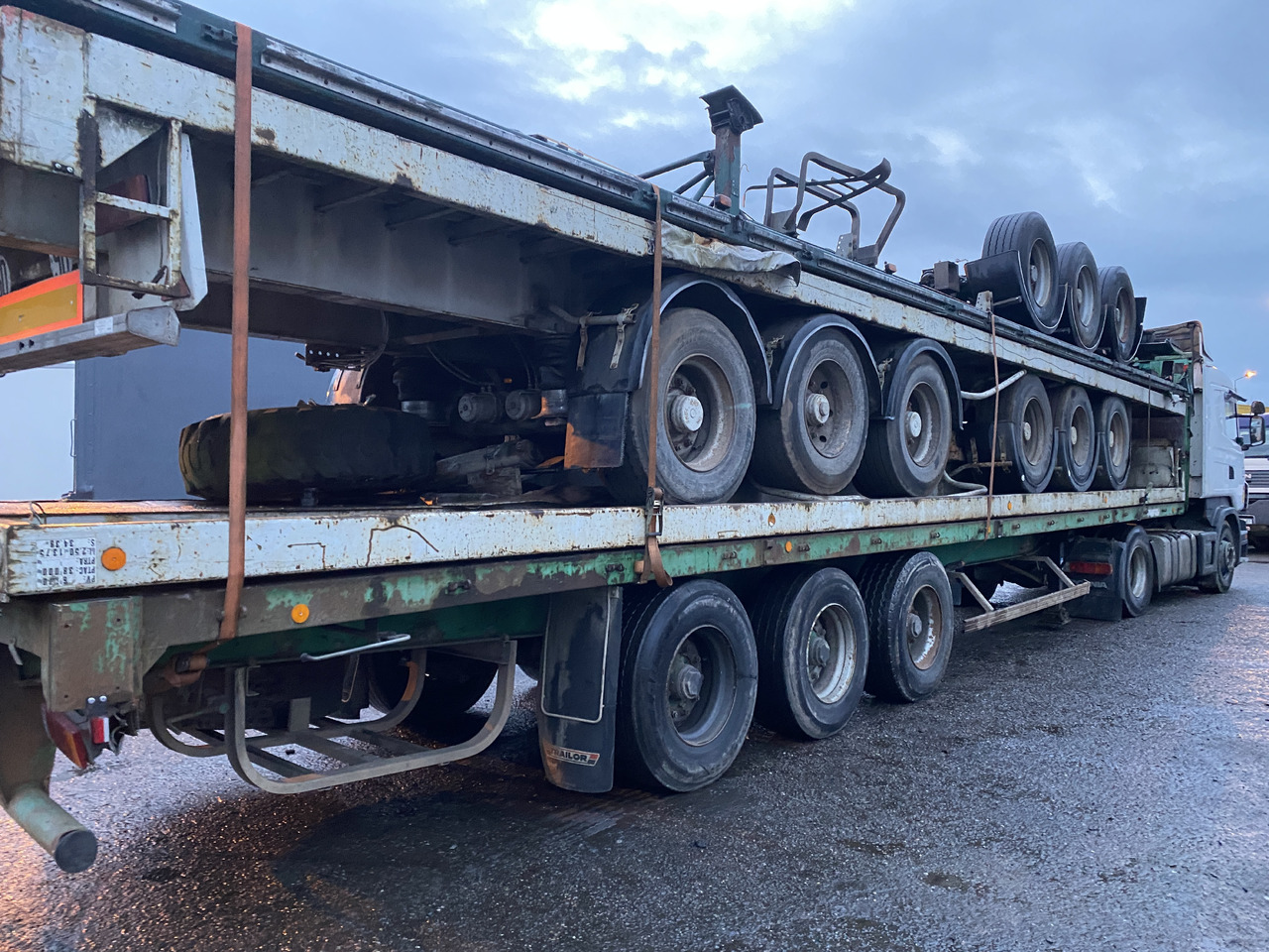 FRUEHAUF Plateau - Dropside/ Flatbed semi-trailer: picture 3 FRUEHAUF Plateau - Dropside/ Flatbed semi-trailer: picture 3