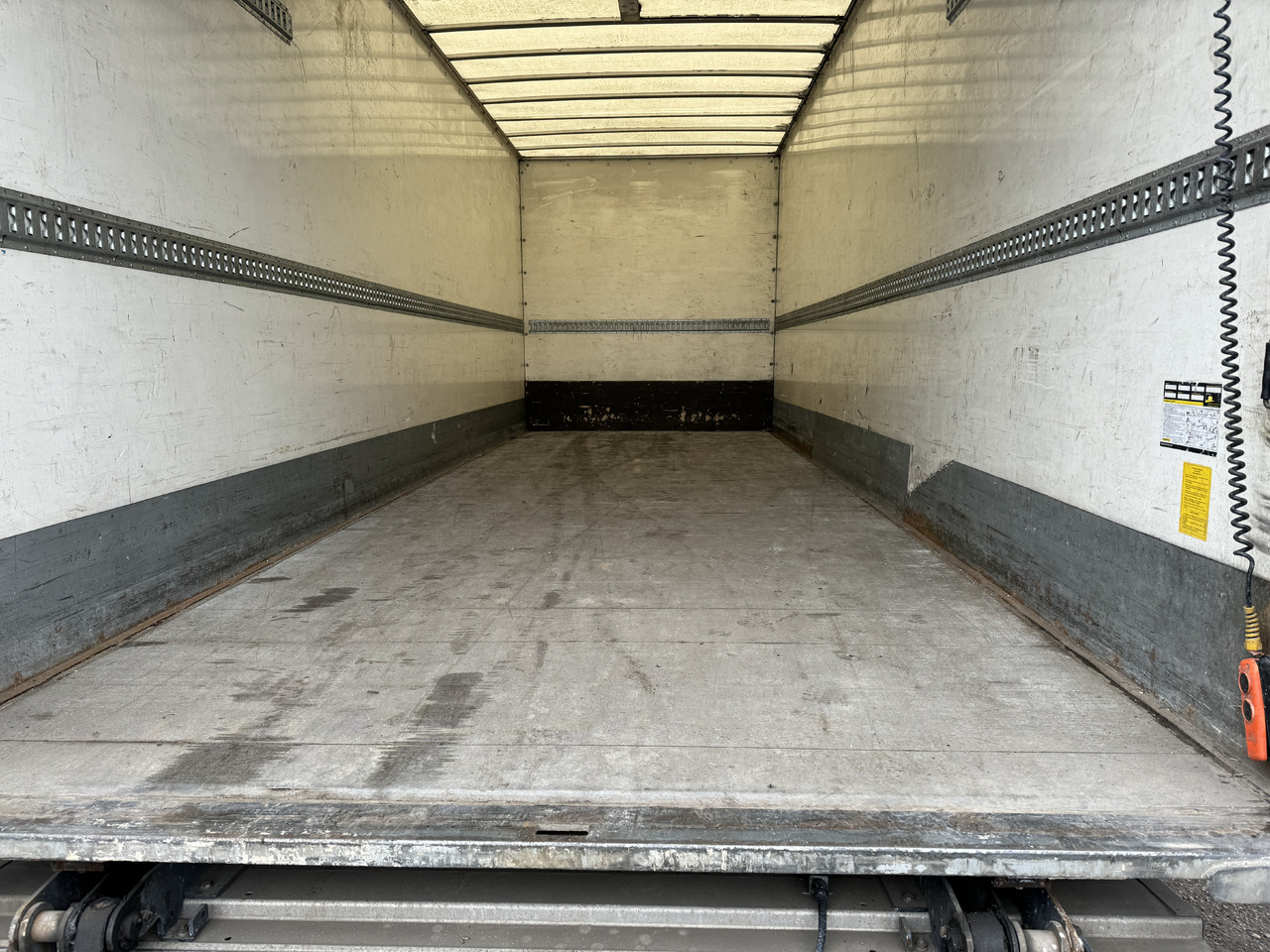 MERCEDES-BENZ ATEGO 1524 - Box truck: picture 4 MERCEDES-BENZ ATEGO 1524 - Box truck: picture 4