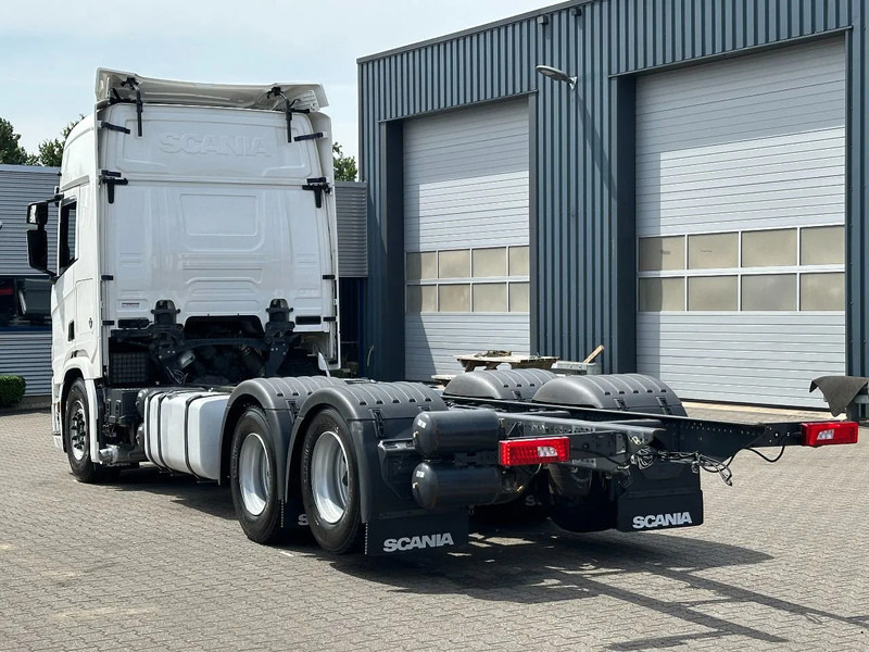 Scania R660 V8 6x4 or 6x2 Chassis with Lift-Axle / Retarder / Wb 4.75 / Full Air - Cab chassis truck: picture 4 Scania R660 V8 6x4 or 6x2 Chassis with Lift-Axle / Retarder / Wb 4.75 / Full Air - Cab chassis truck: picture 4