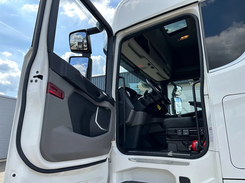 Tractor unit Scania S650 V8 6x2 Boogie / Retarder / 2 Tank / Full Air / Full Spoiler: picture 12