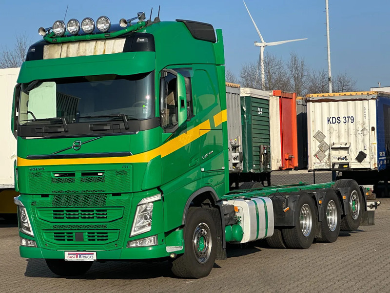 Volvo FH 13.540 Globe XL 8x4*4 Chassis Retarder *447 Tkm* - Cab chassis truck: picture 2 Volvo FH 13.540 Globe XL 8x4*4 Chassis Retarder *447 Tkm* - Cab chassis truck: picture 2