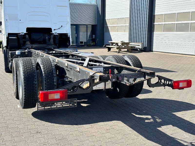 Volvo FH 16.650 6x2 Chassis Retarder Euro 6 WB 4.30 Full Air - Cab chassis truck: picture 5 Volvo FH 16.650 6x2 Chassis Retarder Euro 6 WB 4.30 Full Air - Cab chassis truck: picture 5
