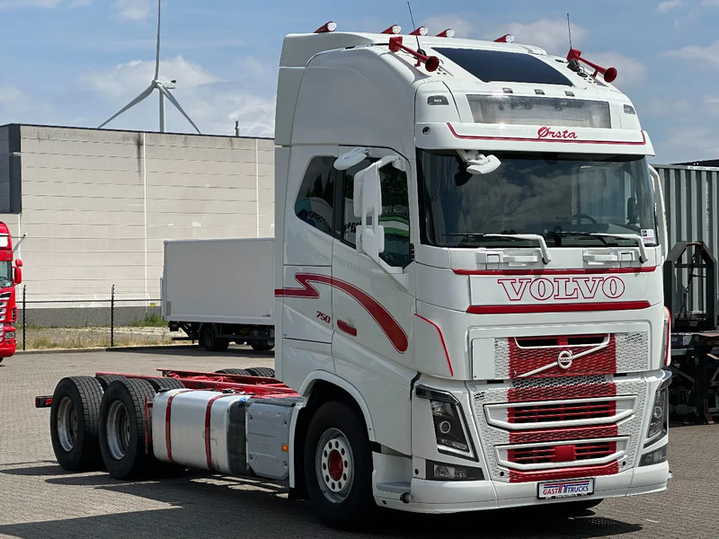 Volvo FH 16.750 6x4 Globe XL Chassis Retarder 4.30 Wb Full Air - Cab chassis truck: picture 2 Volvo FH 16.750 6x4 Globe XL Chassis Retarder 4.30 Wb Full Air - Cab chassis truck: picture 2