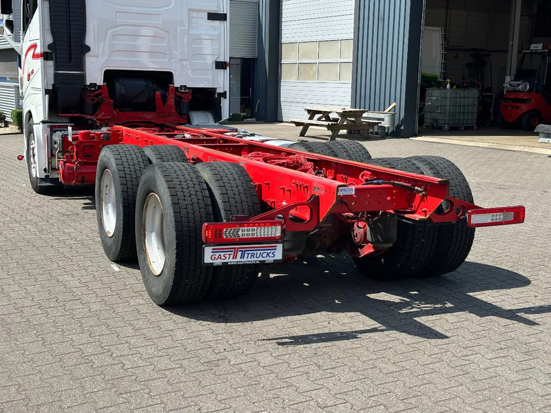 Volvo FH 16.750 6x4 Globe XL Chassis Retarder 4.30 Wb Full Air - Cab chassis truck: picture 5 Volvo FH 16.750 6x4 Globe XL Chassis Retarder 4.30 Wb Full Air - Cab chassis truck: picture 5