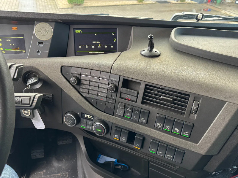 Cab chassis truck Volvo FH 460 6x2 Globetrotter XL WB 4.90mtr: picture 20