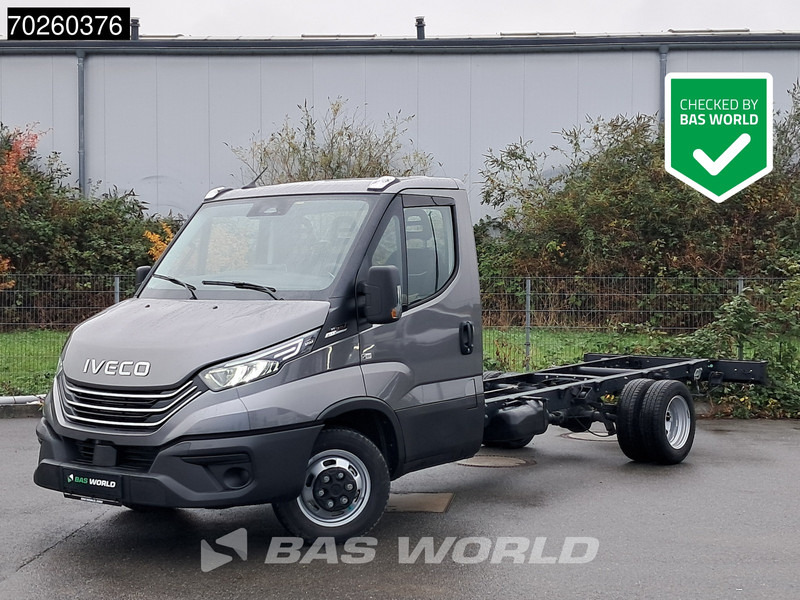 Iveco Daily 35C21 Neu! 3.0L 2025-Modell Automatik 210PS Radstand 410 Fahrgestell Doppelbereifung LED ACC Klima Euro6 Chassis A/C - Van: picture 1 Iveco Daily 35C21 Neu! 3.0L 2025-Modell Automatik 210PS Radstand 410 Fahrgestell Doppelbereifung LED ACC Klima Euro6 Chassis A/C - Van: picture 1