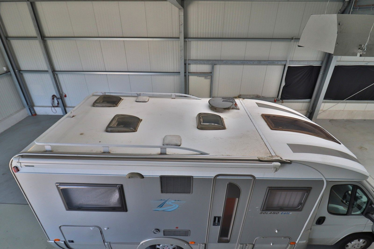 Bürstner Solano T 615/1.Hand/Festbett/Klimaanlage/Markise - Semi-integrated motorhome: picture 4 Bürstner Solano T 615/1.Hand/Festbett/Klimaanlage/Markise - Semi-integrated motorhome: picture 4