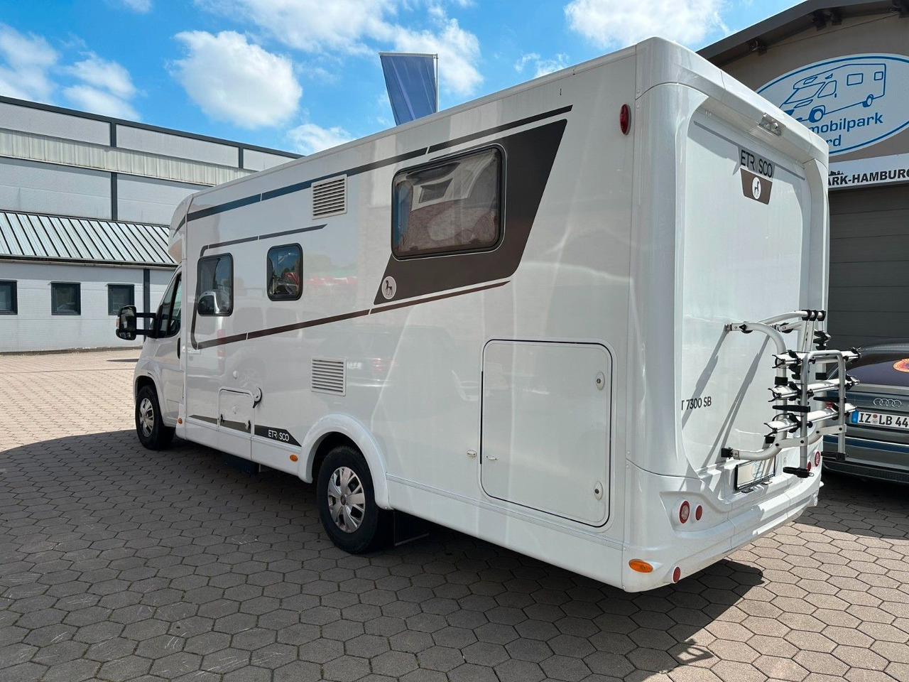 Etrusco T 7300 SB/Einzelbetten+Hubbett/Garage/Klima/TOP - Semi-integrated motorhome: picture 4 Etrusco T 7300 SB/Einzelbetten+Hubbett/Garage/Klima/TOP - Semi-integrated motorhome: picture 4