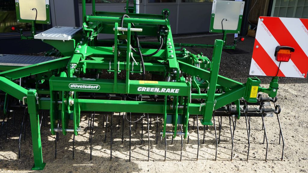 Düvelsdorf GREEN.RAKE expert 3 m (20608) - Spring tine harrow: picture 3 Düvelsdorf GREEN.RAKE expert 3 m (20608) - Spring tine harrow: picture 3