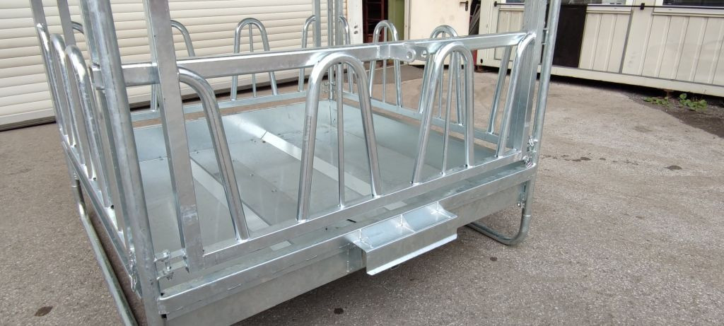 Kerbl Viereckraufe mit Palisadenfressgitter (15921) - Livestock equipment: picture 2 Kerbl Viereckraufe mit Palisadenfressgitter (15921) - Livestock equipment: picture 2
