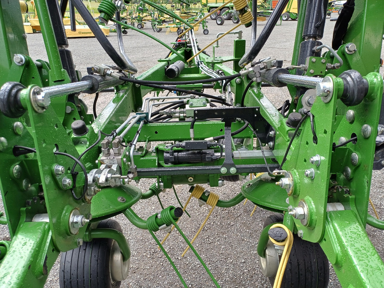 Krone Vendro T 1020 (23756) - Tedder/ Rake: picture 5 Krone Vendro T 1020 (23756) - Tedder/ Rake: picture 5