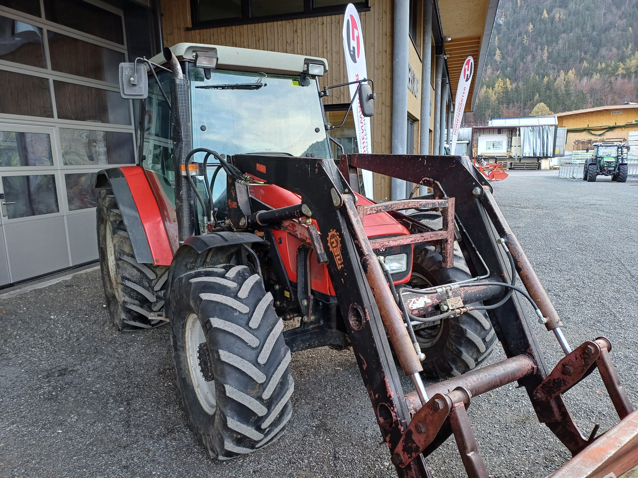 Massey Ferguson 4345 (22468) - Farm tractor: picture 5 Massey Ferguson 4345 (22468) - Farm tractor: picture 5