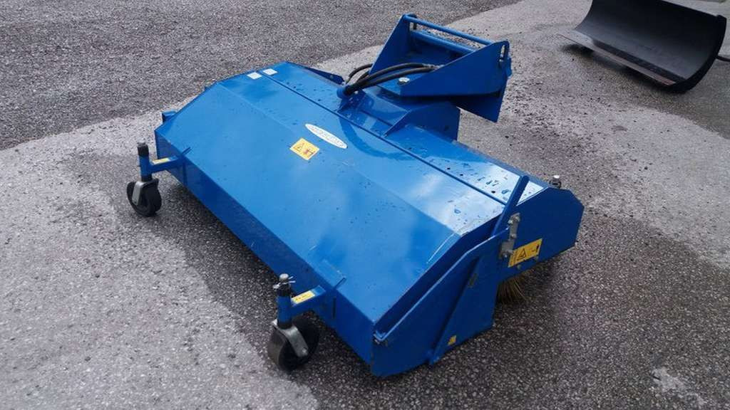 Multione Kehrmaschine 150 cm (08772) - Broom for Agricultural machinery: picture 1 Multione Kehrmaschine 150 cm (08772) - Broom for Agricultural machinery: picture 1