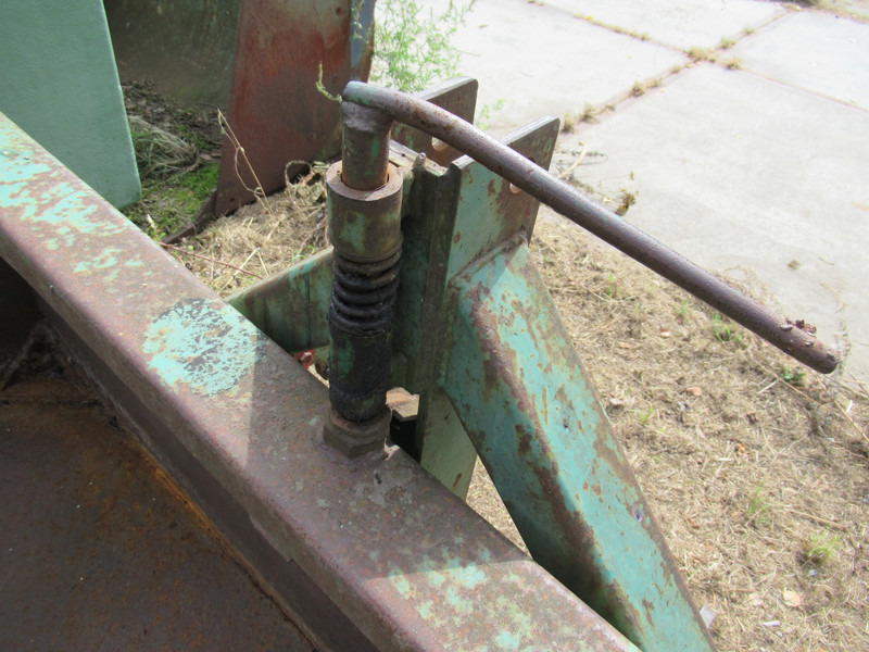 Grondbakje tbv Trekker 3-PT hef Kantelbaar - Loader bucket: picture 3 Grondbakje tbv Trekker 3-PT hef Kantelbaar - Loader bucket: picture 3