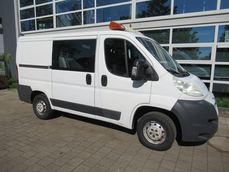 Peugeot Boxer 330 2.2 HDI 96KW L1H1 DOKA Dubbelcabine AIRCO P+ - Small van, Combi van: picture 4 Peugeot Boxer 330 2.2 HDI 96KW L1H1 DOKA Dubbelcabine AIRCO P+ - Small van, Combi van: picture 4