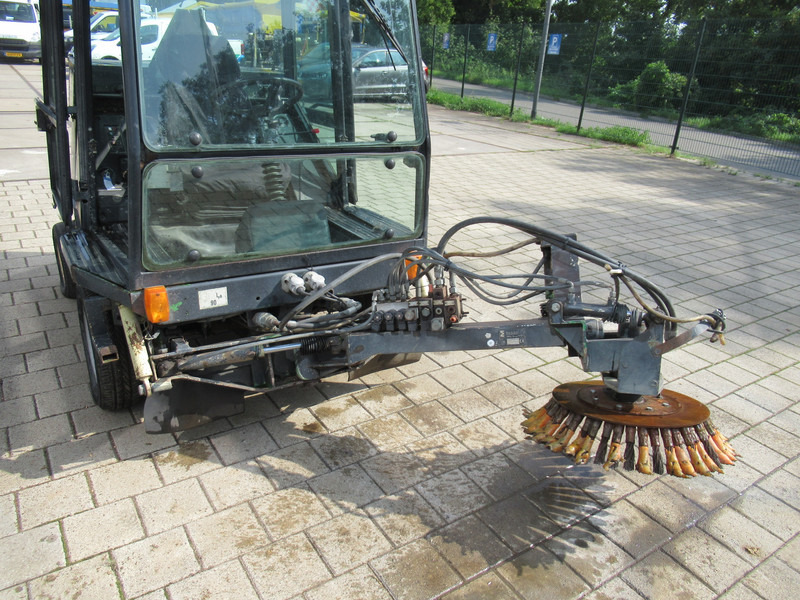 Road sweeper ROBERINE 1503 - 628 4WD Onkruidborstelmachine: picture 11