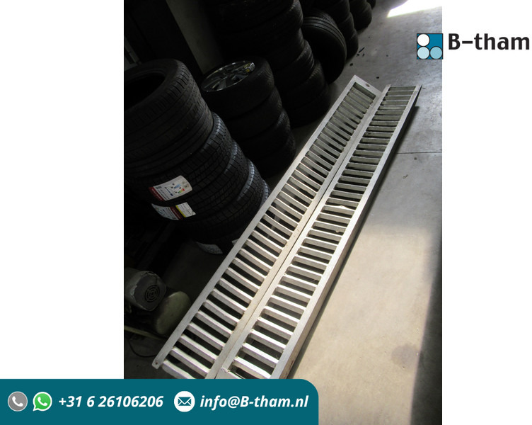 Loading ramp Rijplaten Rijplaten Aluminium L: 268 CM // B: 30 CM: picture 1