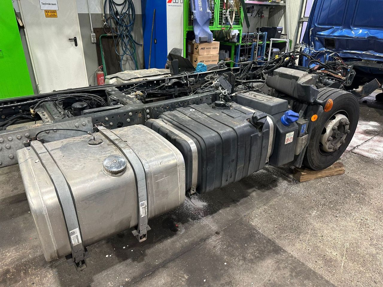 Iveco 110EL25 Unfallchassis ohne Motor/Getriebe - Cab chassis truck: picture 5 Iveco 110EL25 Unfallchassis ohne Motor/Getriebe - Cab chassis truck: picture 5