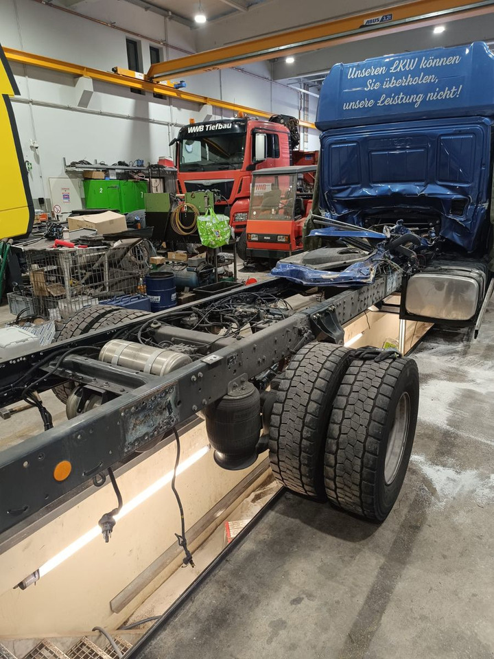 Cab chassis truck Iveco 110EL25 Unfallchassis ohne Motor/Getriebe: picture 11