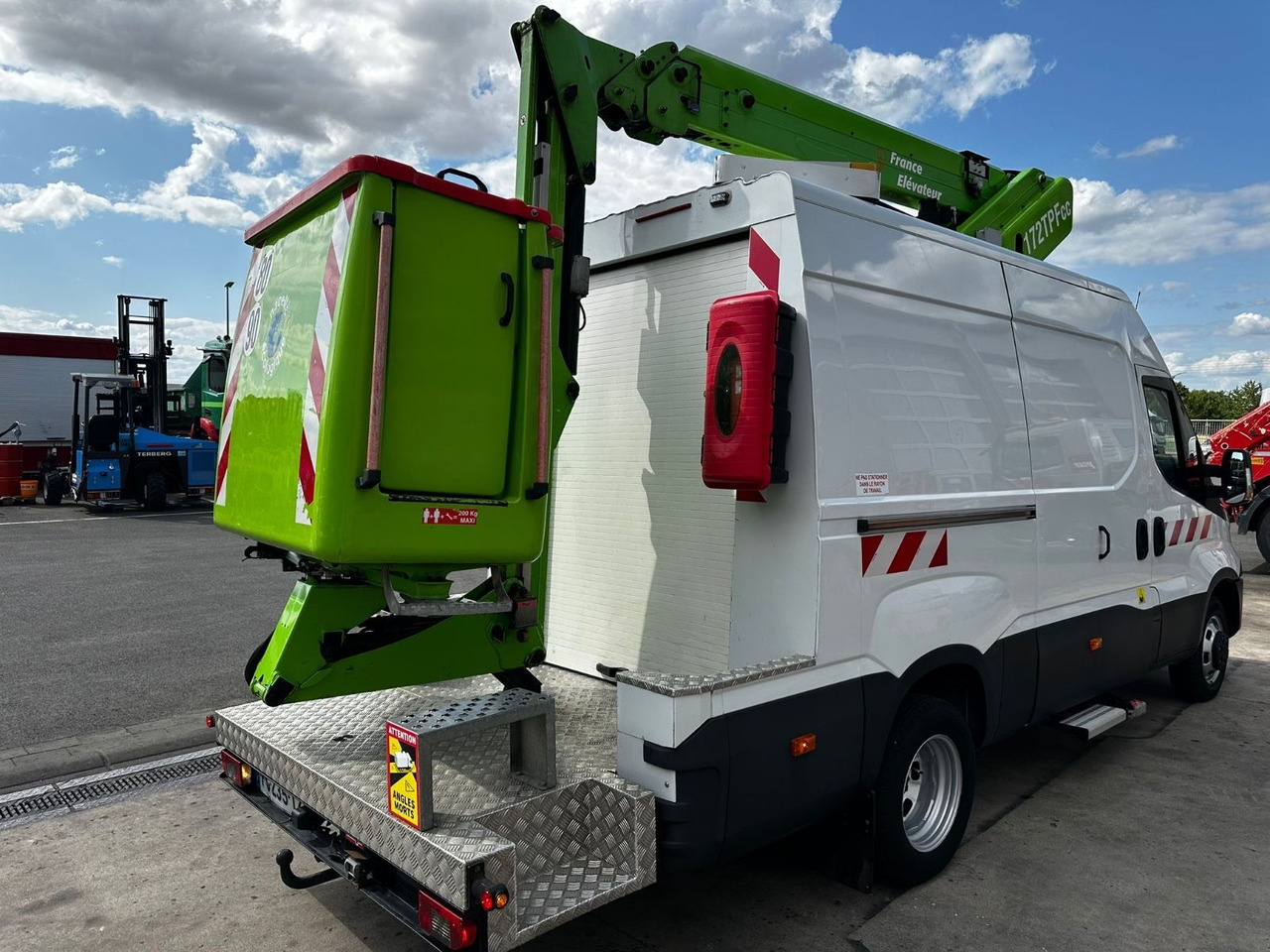 Iveco Daily 50C18 Hi-Matic/17m/Euro6/2-Punkt - Truck mounted aerial platform: picture 5 Iveco Daily 50C18 Hi-Matic/17m/Euro6/2-Punkt - Truck mounted aerial platform: picture 5