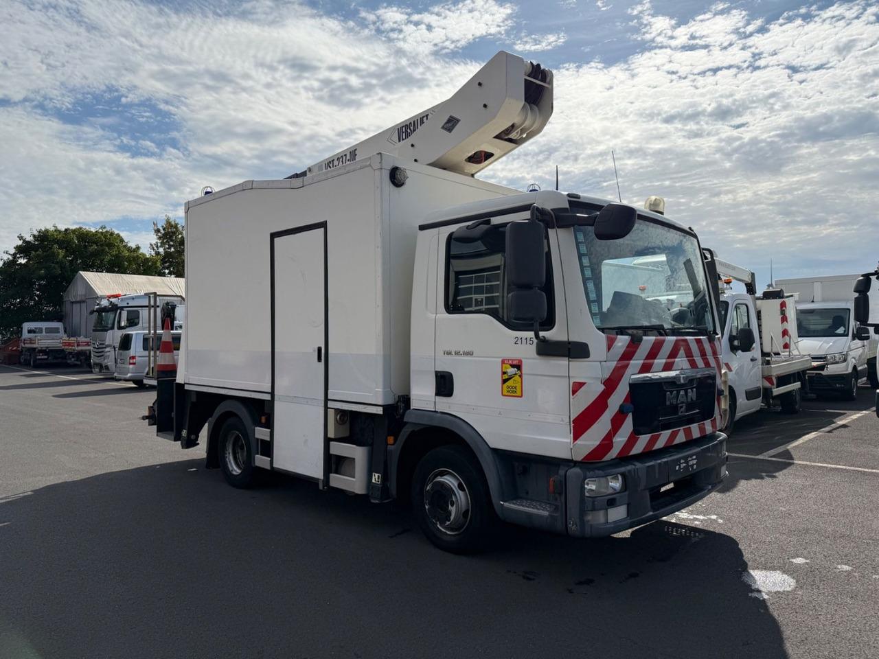 MAN TGL 12.180 Versalift/15m/orig.km/Top - Truck mounted aerial platform: picture 2 MAN TGL 12.180 Versalift/15m/orig.km/Top - Truck mounted aerial platform: picture 2