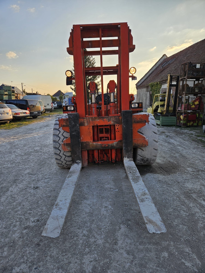 MANITOU MC80 F - Diesel forklift: picture 5 MANITOU MC80 F - Diesel forklift: picture 5