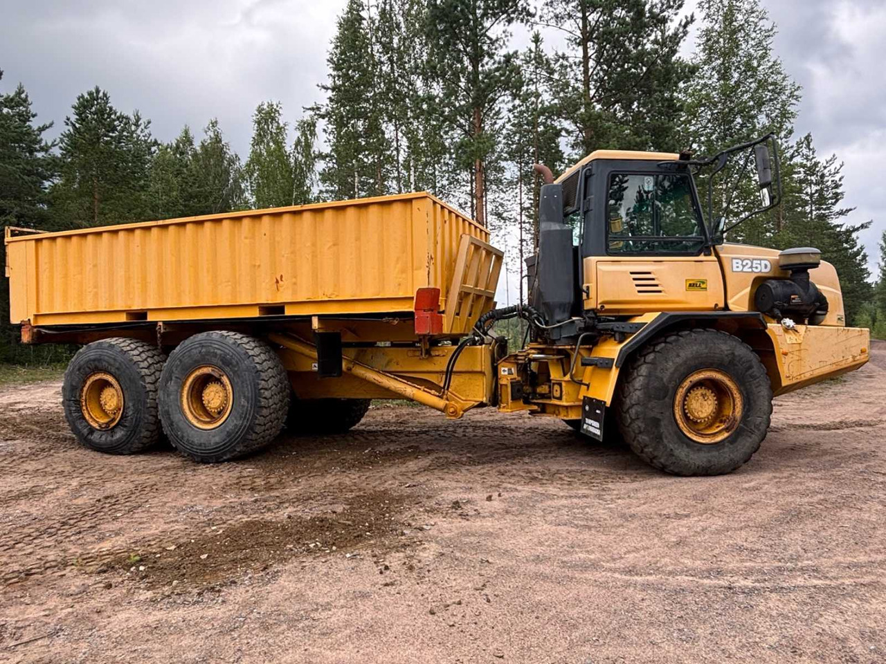 Dump Truck Bell B 25 D 6x6 - Articulated dumper: picture 4 Dump Truck Bell B 25 D 6x6 - Articulated dumper: picture 4
