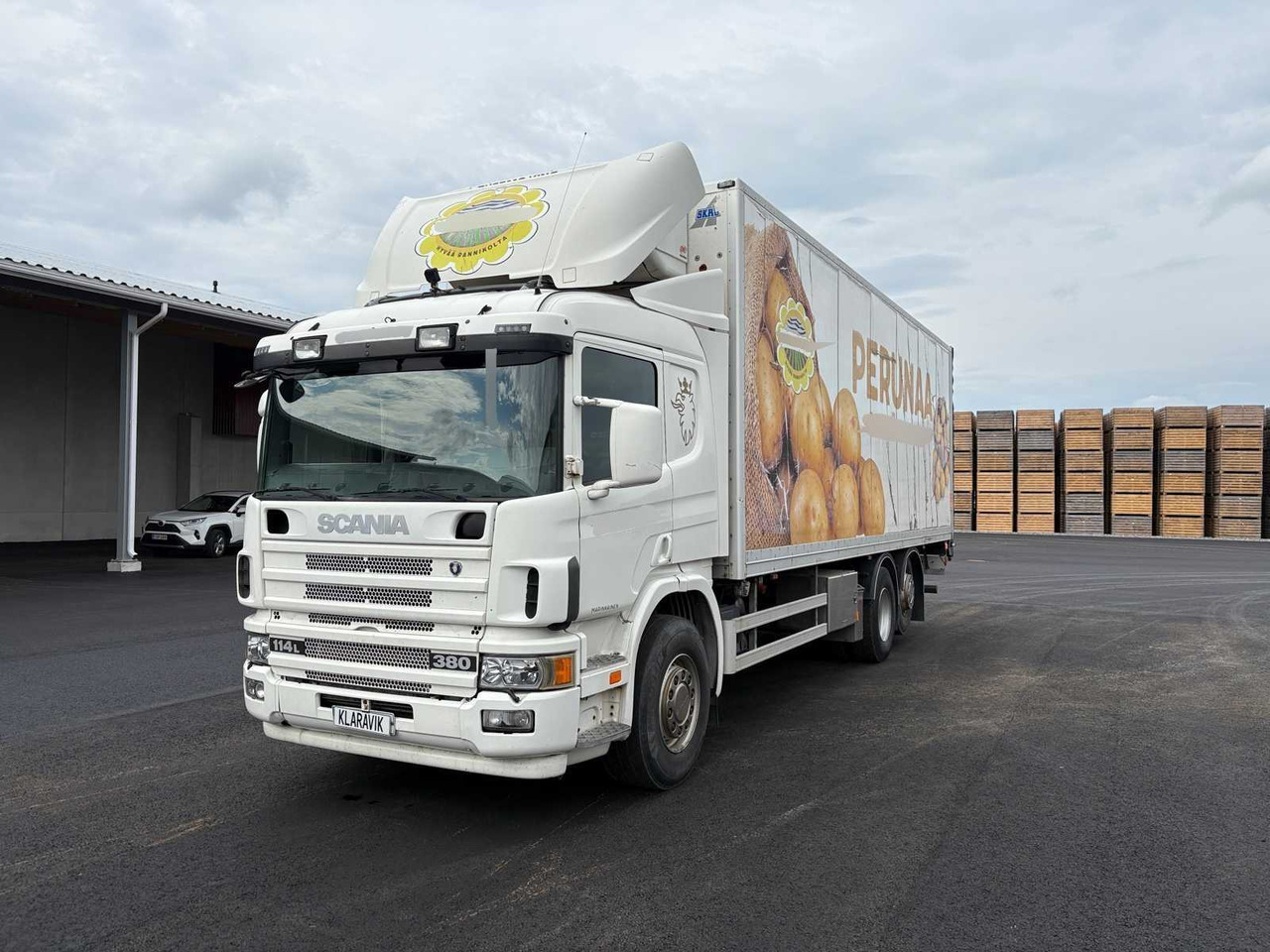 SCANIA 114L truck - Box truck: picture 1 SCANIA 114L truck - Box truck: picture 1