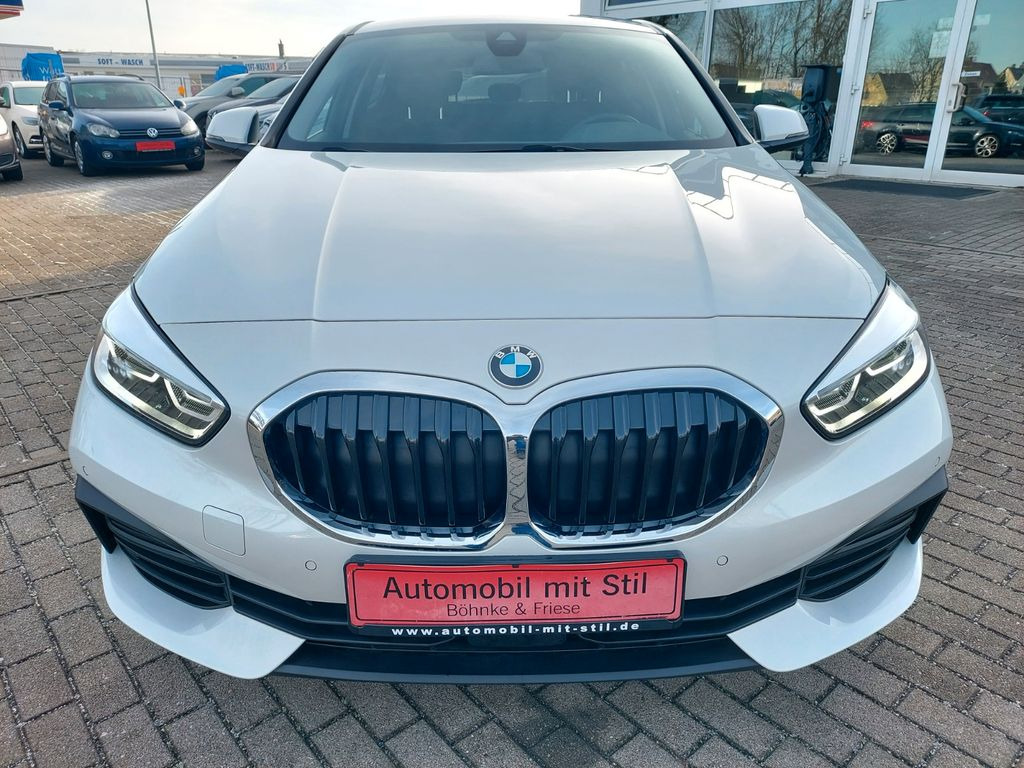 BMW 116 Baureihe 1 Lim. 116 i Aut.Advantage Navi LED - Car: picture 2 BMW 116 Baureihe 1 Lim. 116 i Aut.Advantage Navi LED - Car: picture 2