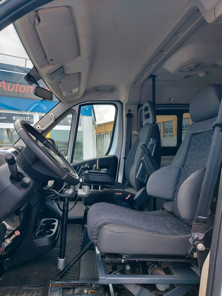 Fiat Ducato Kombi 130 Paravan Space Drive 2 Rollstuhl - Passenger van: picture 4 Fiat Ducato Kombi 130 Paravan Space Drive 2 Rollstuhl - Passenger van: picture 4