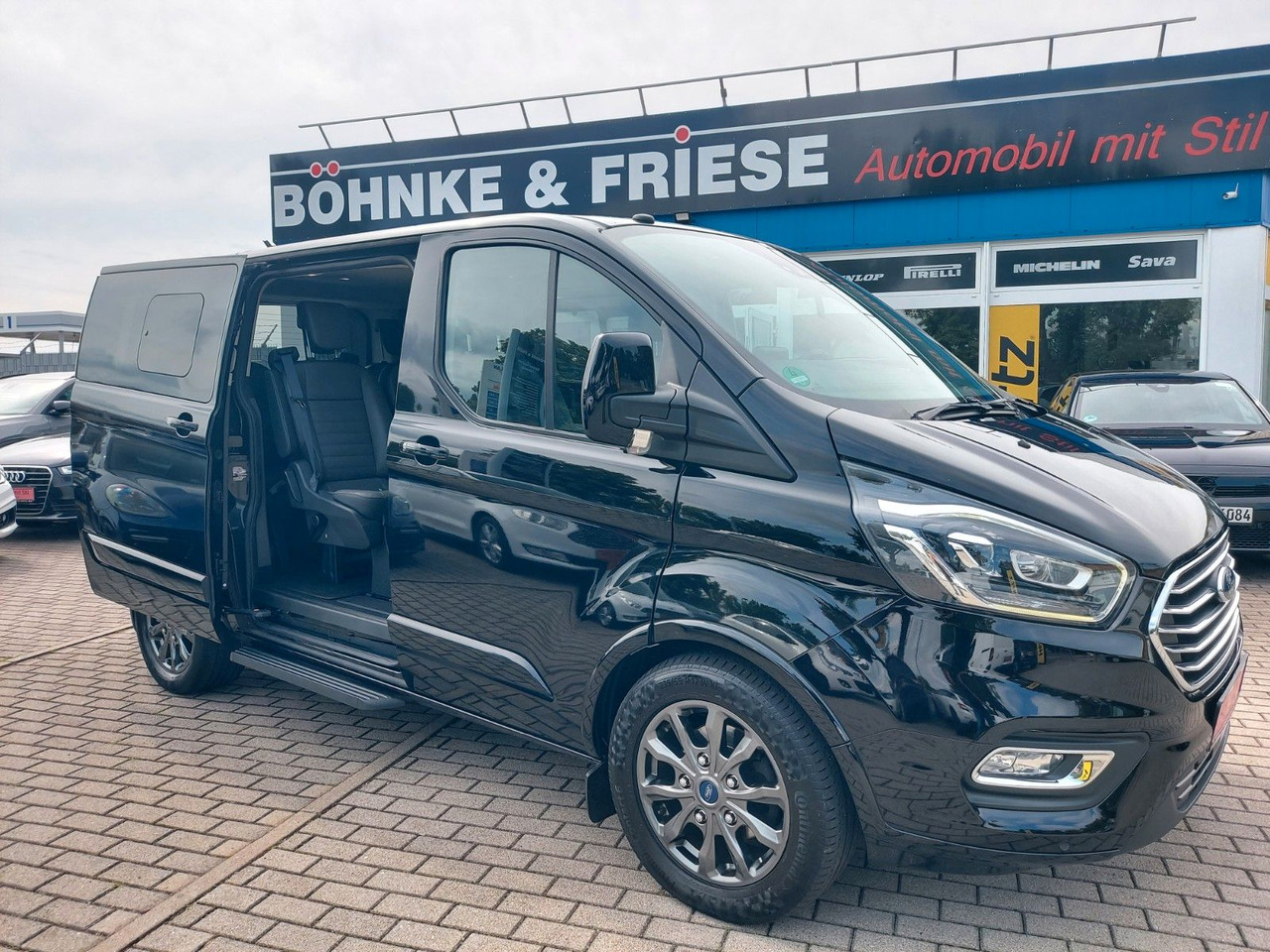 Ford Transit Tourneo Custom Kombi 310 L1 Titanium - Passenger van: picture 1 Ford Transit Tourneo Custom Kombi 310 L1 Titanium - Passenger van: picture 1