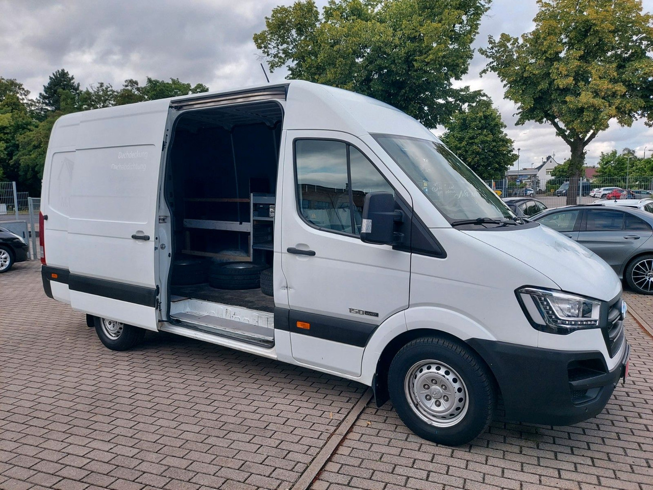 Hyundai H350 Kasten L3H2 Profi Klima Navi DAB Standheiz. - Passenger van: picture 1 Hyundai H350 Kasten L3H2 Profi Klima Navi DAB Standheiz. - Passenger van: picture 1