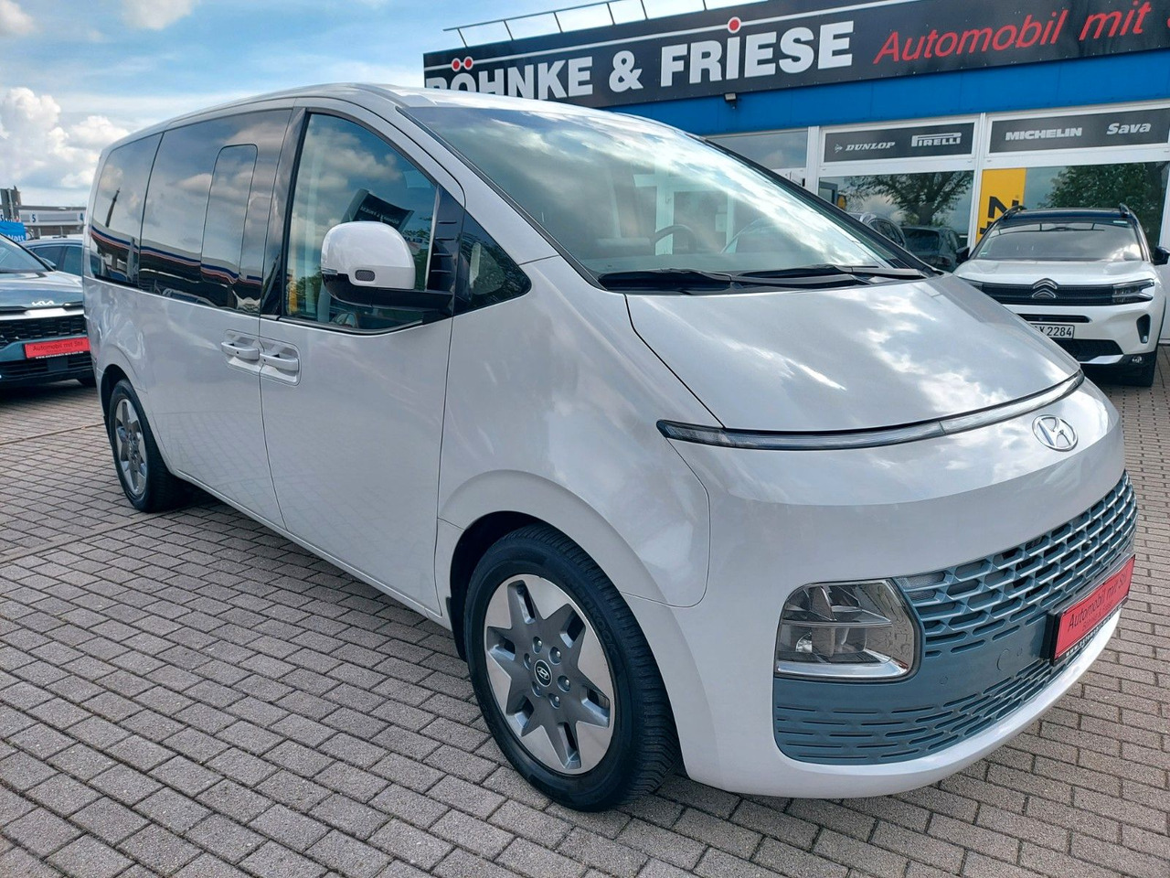 Hyundai Staria Prime 2WD LED NAVI LEDER ACC KAMERA - Passenger van: picture 1 Hyundai Staria Prime 2WD LED NAVI LEDER ACC KAMERA - Passenger van: picture 1