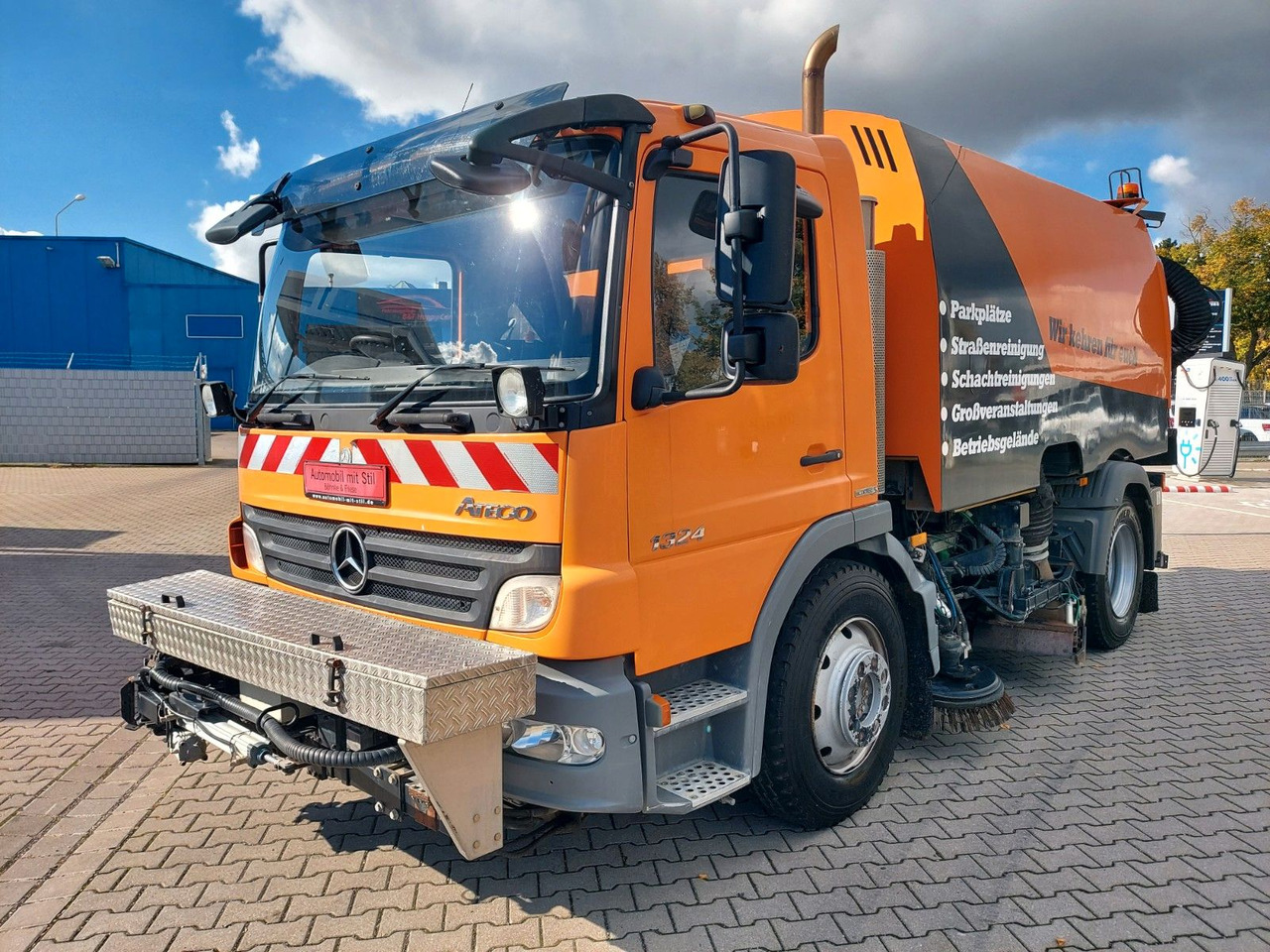 Mercedes-Benz Atego 2 6-Zyl. 4x2 1324 Schmidt SK 600 Klima - Road sweeper: picture 1 Mercedes-Benz Atego 2 6-Zyl. 4x2 1324 Schmidt SK 600 Klima - Road sweeper: picture 1