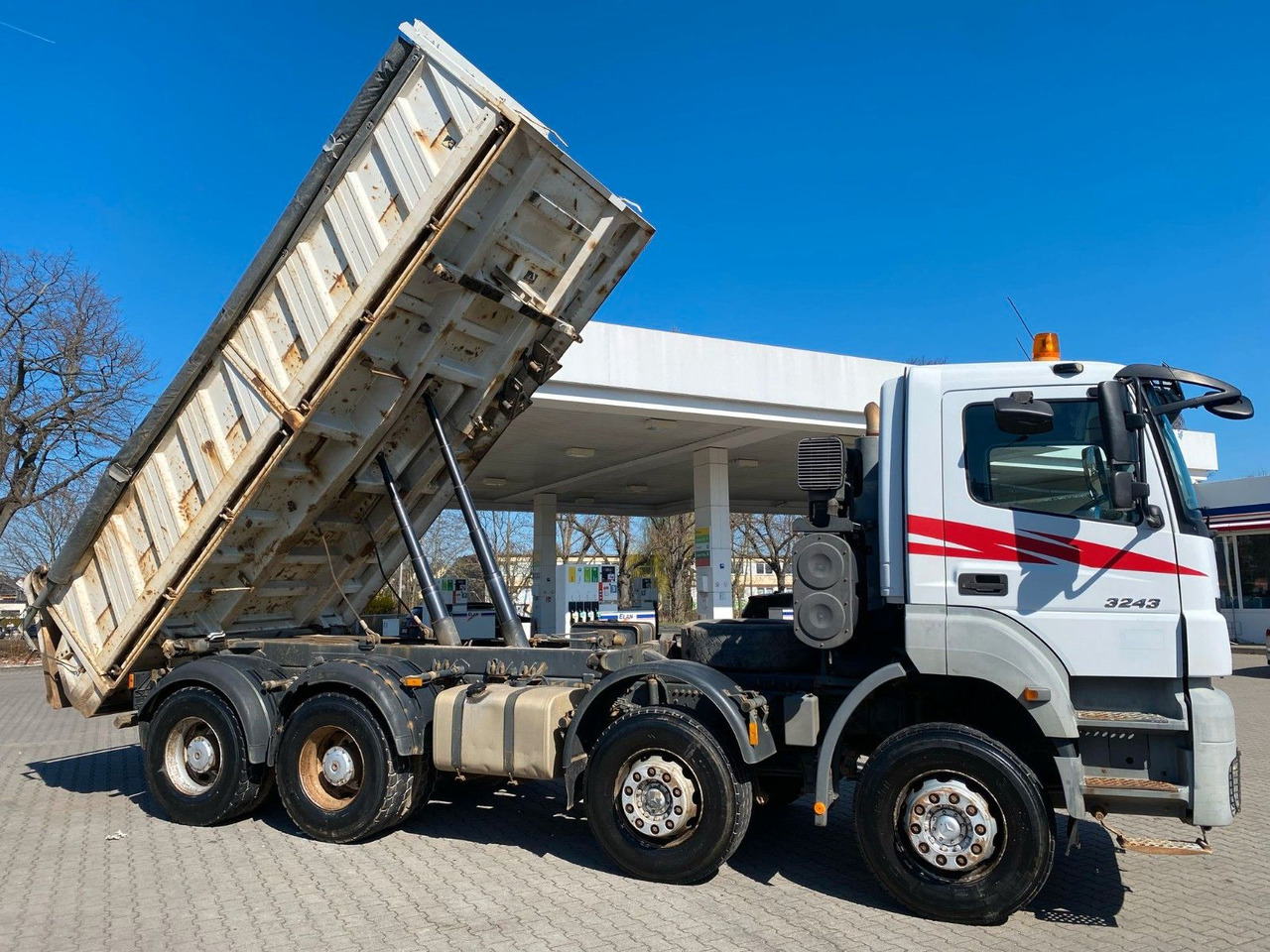 Mercedes-Benz Axor 2 C 4-Achser 3243 8x4 KLIMA RETARDER MEILER - Tipper: picture 1 Mercedes-Benz Axor 2 C 4-Achser 3243 8x4 KLIMA RETARDER MEILER - Tipper: picture 1