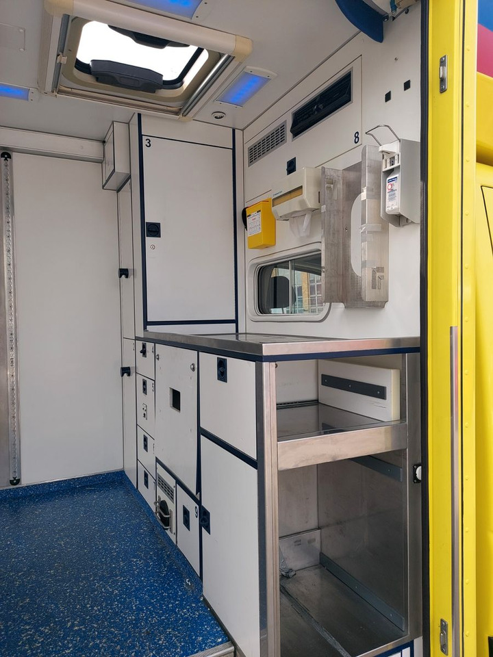 New Ambulance Mercedes-Benz Sprinter II Pritsche 516 Autom. RTW Ambulance: picture 23